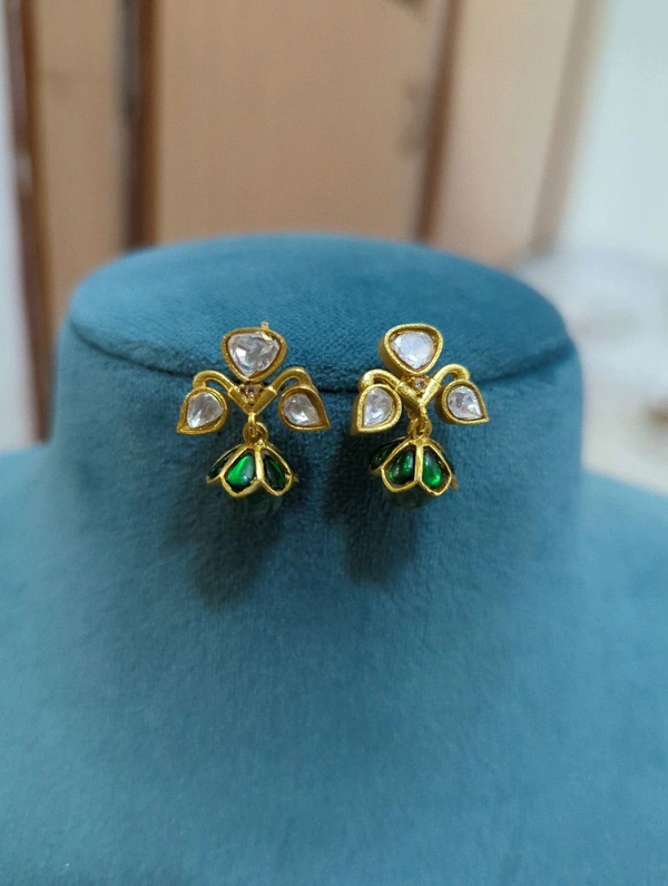 Jadua Kundan Cute Earring  - green