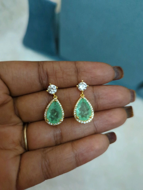 Simple Stylish Chain With Earring  - Jungle Mist