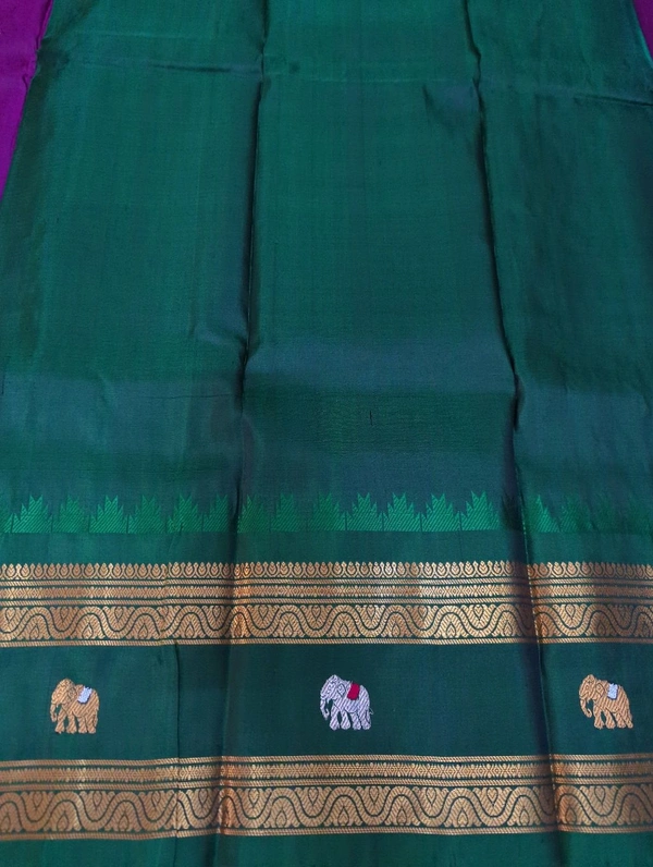 Pure Handloom Gadwal Pattu - Purple