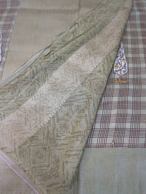 Beneras Tusser Digital  - Bone