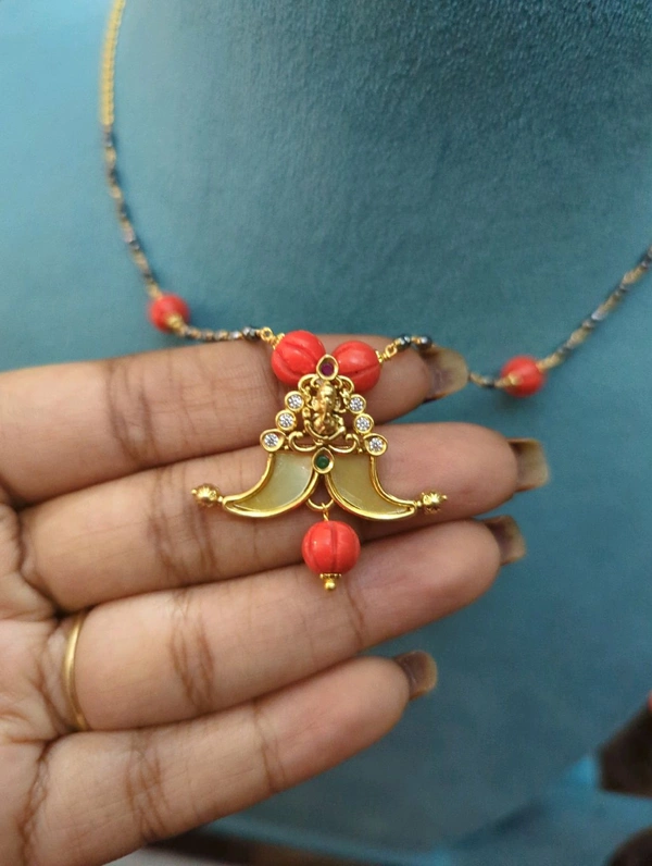 Black diamonds with puligoru pendent 
 - HD