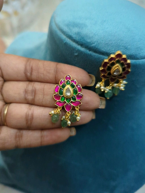 Jadua Kundan Earrings 