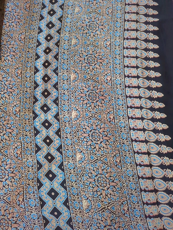 Model Silk Digital  - Purple