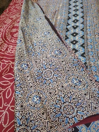 Model Silk Digital  - Maroon