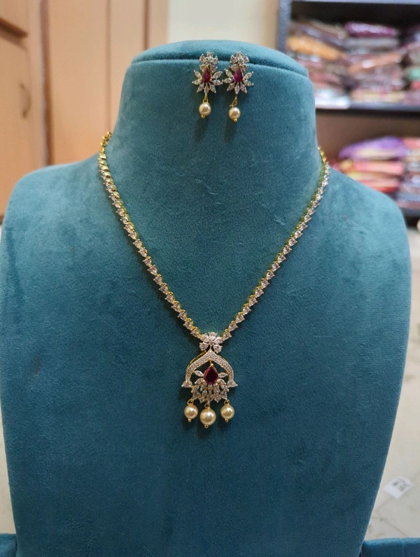 Diamond Copy Neck Set  - Vz, Red