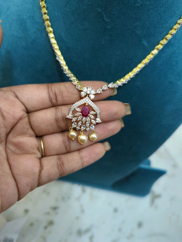 Diamond Copy Neck Set  - Vz, Red