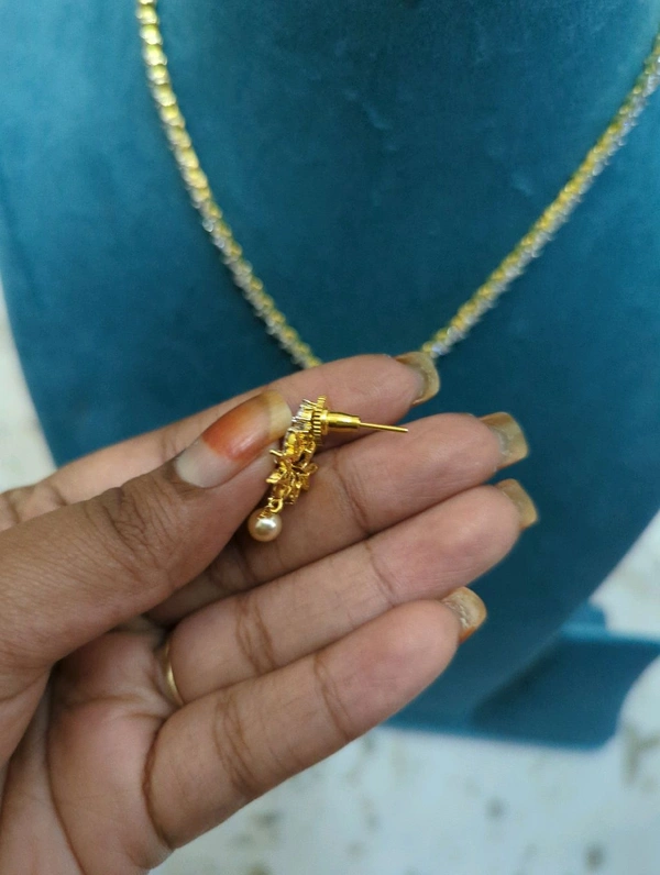 Diamond Copy Neck Set  - Vz, Red