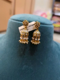 Small Jadua Kundan Buttalu  - Vz, White