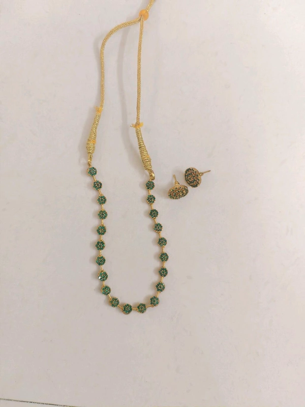 Cute Neckset With Studs - Green