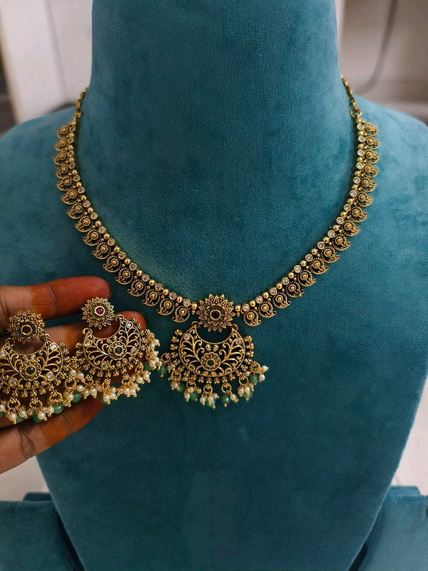 Gold Copy Neckset