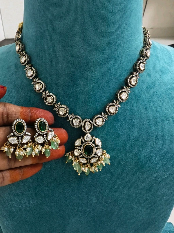 Victorian With Mossanites Neckset - Green