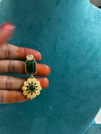 Stylish Choker - green