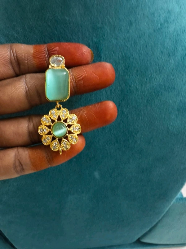 Stylish Choker - Snowy Mint