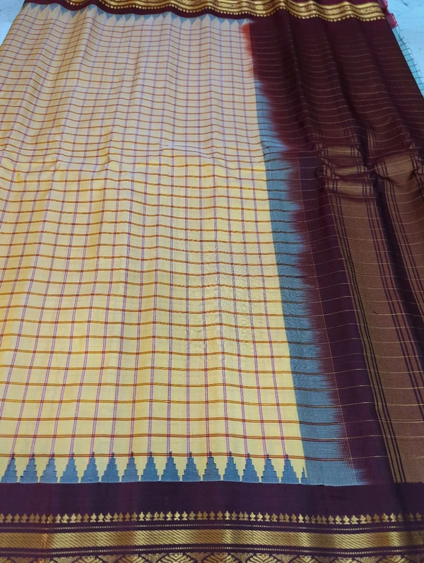 Pure Handloom Gadwal Pattu  - Peach