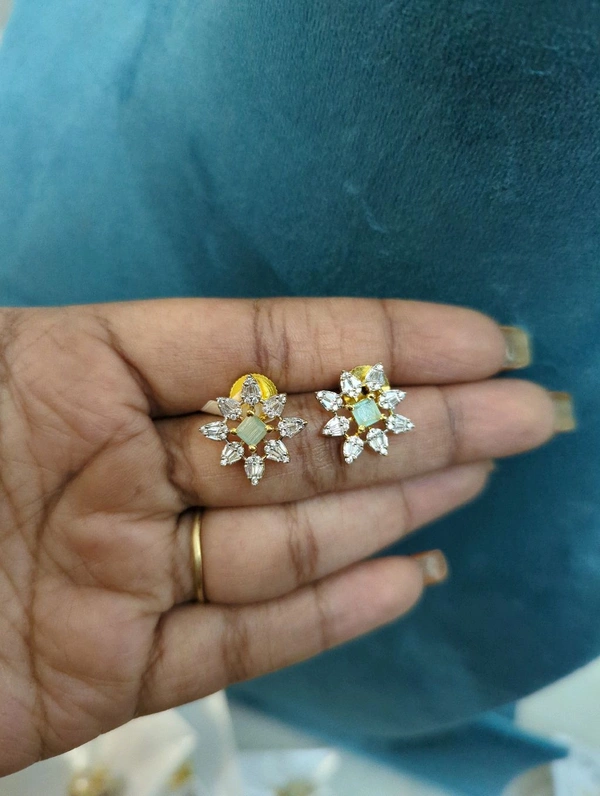 Diamond Copy Stud's  - Hd, Snowy Mint