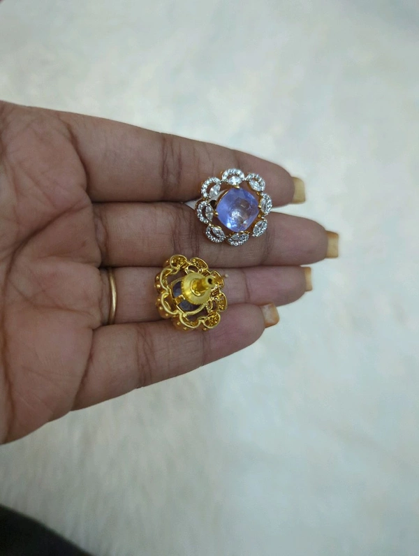 Diamond Copy Stud's  - Vz, Periwinkle