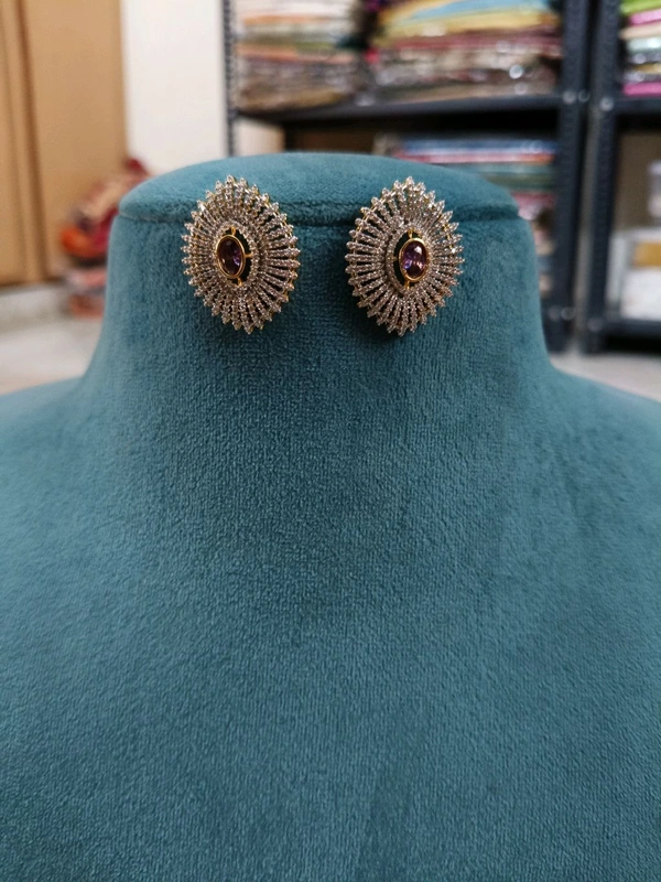 Designer Eye Shape Stud's  - Vz, voliyet