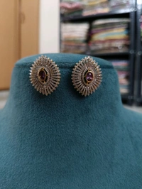 Designer Eye Shape Stud's  - Vz, voliyet
