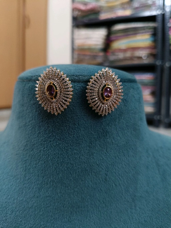 Designer Eye Shape Stud's  - Vz, voliyet