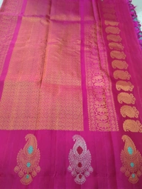Pure Handloom Designer Gadwal Pattu  - green