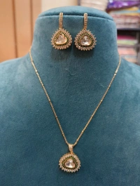Designer Pendent With Chain  - Vz