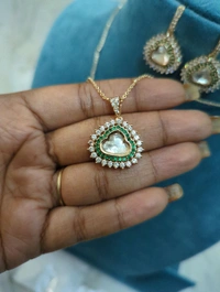 Designer Pendent With Chain  - Vz