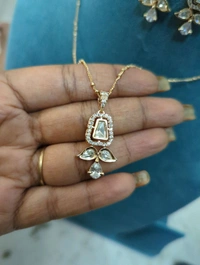 Kundan Pendent With Chain Rose Gold Polish  - Vz