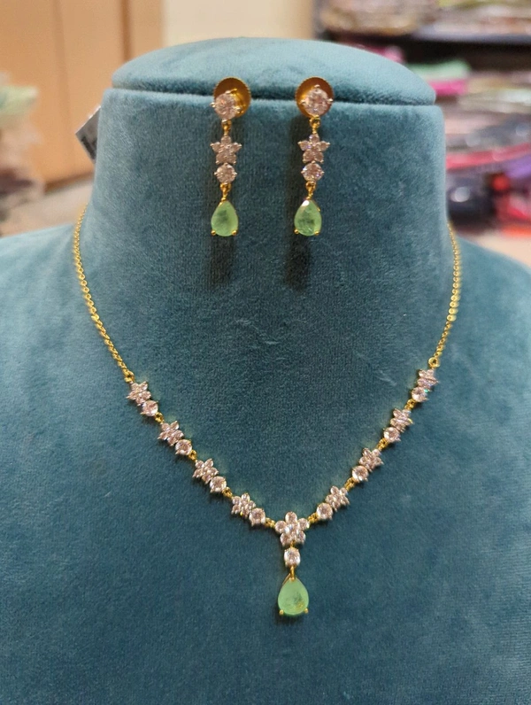 Elegant Diamond Copy  - Vz, Snowy Mint