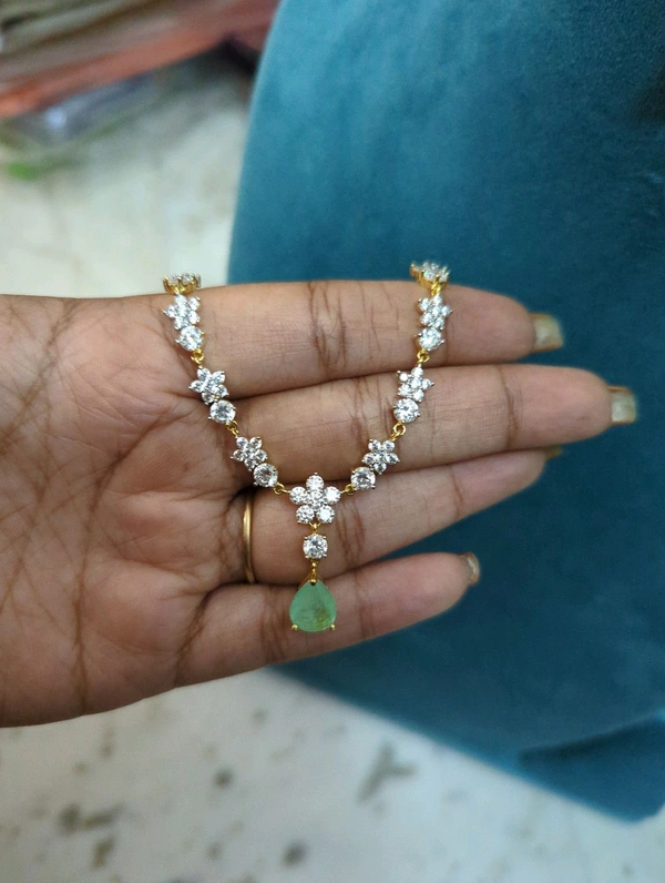 Elegant Diamond Copy  - Vz, Snowy Mint