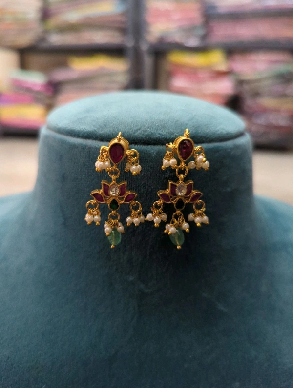 Beautiful Small Jadua Kundan Earrings - vz