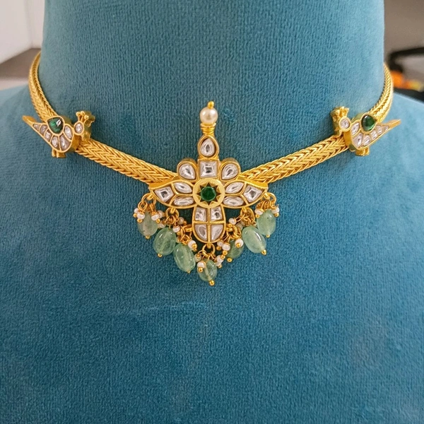 Jadau Kundan Naan Model - White