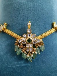 Jadau Kundan Naan Model - White