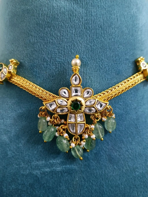 Jadau Kundan Naan Model - White