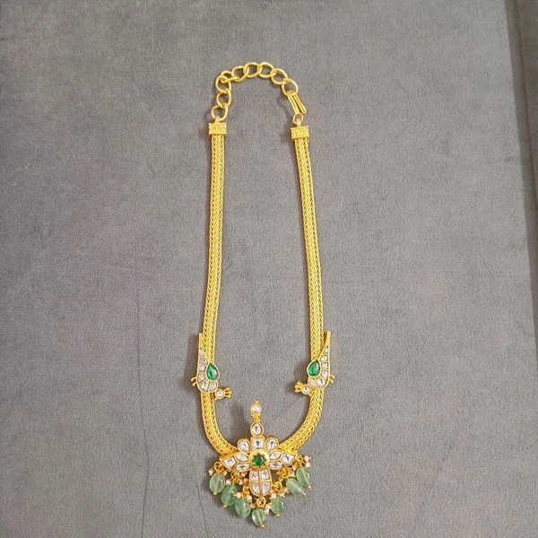 Jadau Kundan Naan Model - White