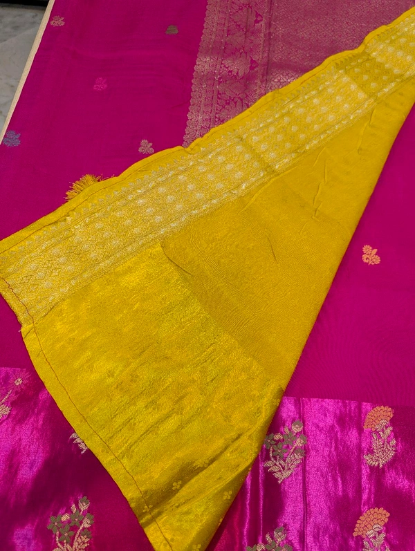 Pure Dola With Mushru Border  - pink