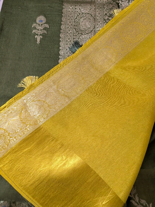 Pure Dola With Mushru Border  - Green