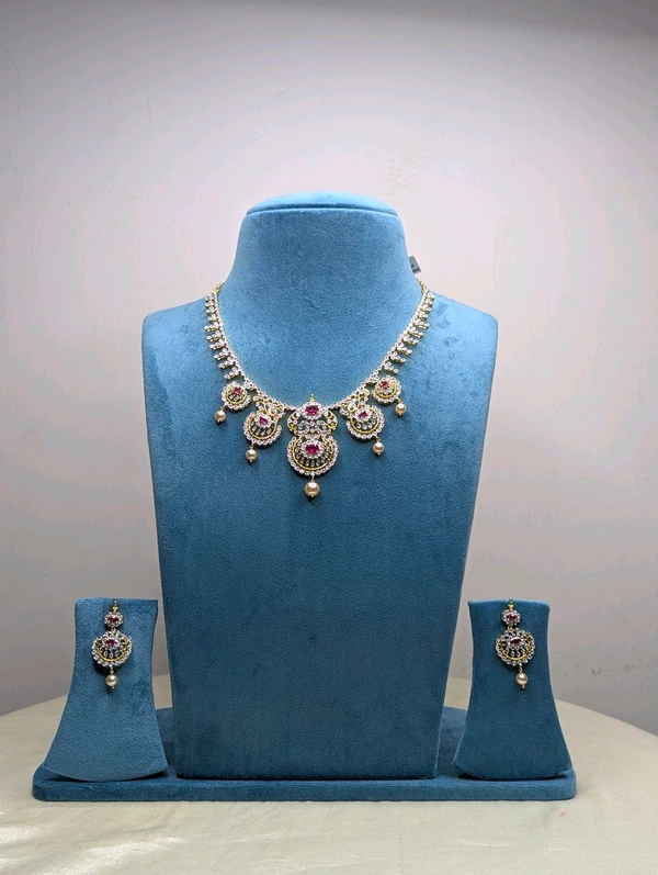 Diamond Copy Neck Set  - Vz, Red