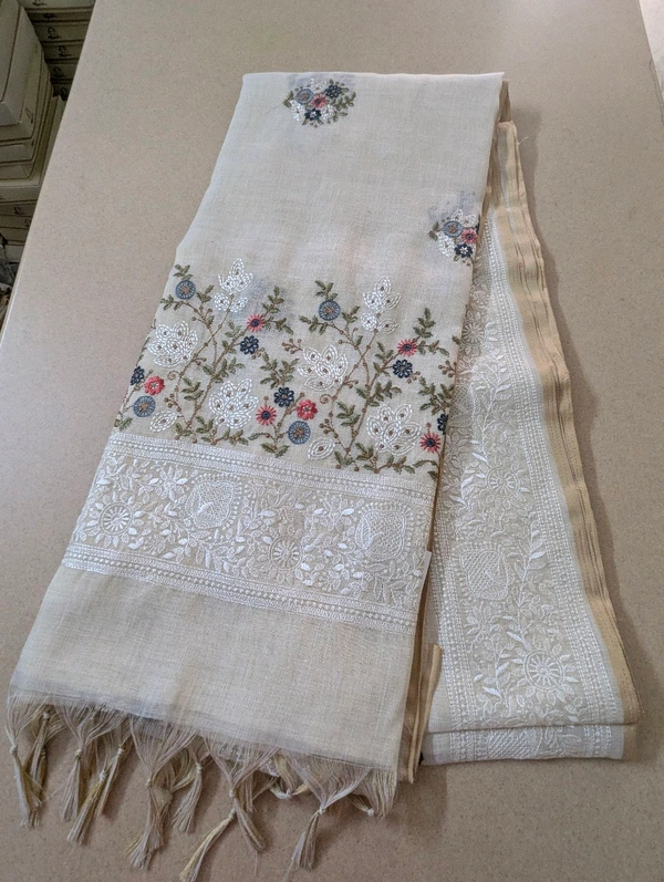 Designer Lenin With Embroidery  - Baja White 4, VZ