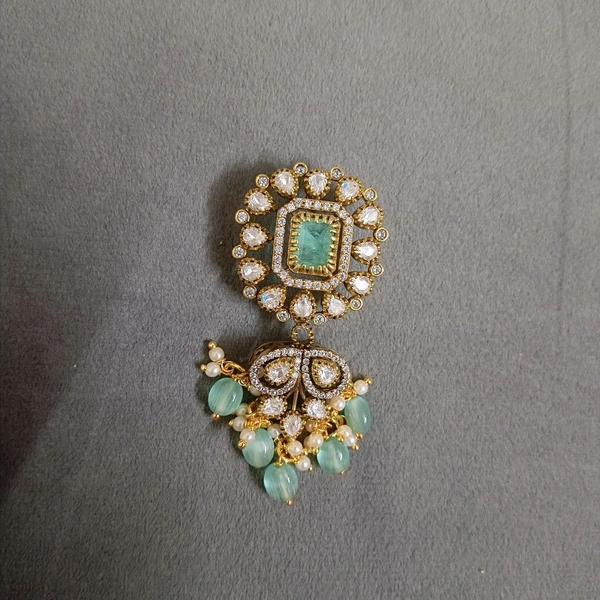 Victorian Pendant  - show mint