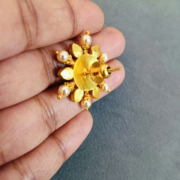 Jadua Kundan Studs - green