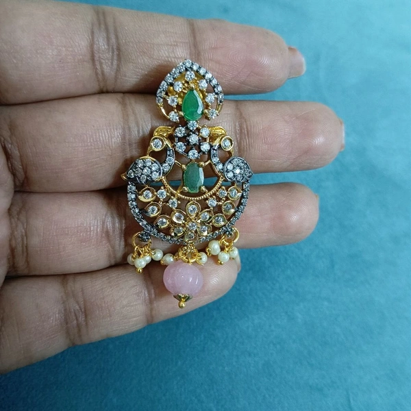 Victorian Pendant With Earrings 