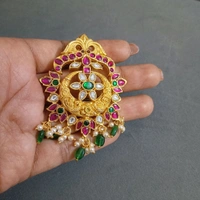 Jadua Kundan Pendant With Earrings 