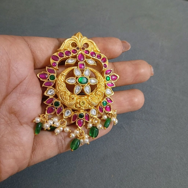 Jadua Kundan Pendant With Earrings 
