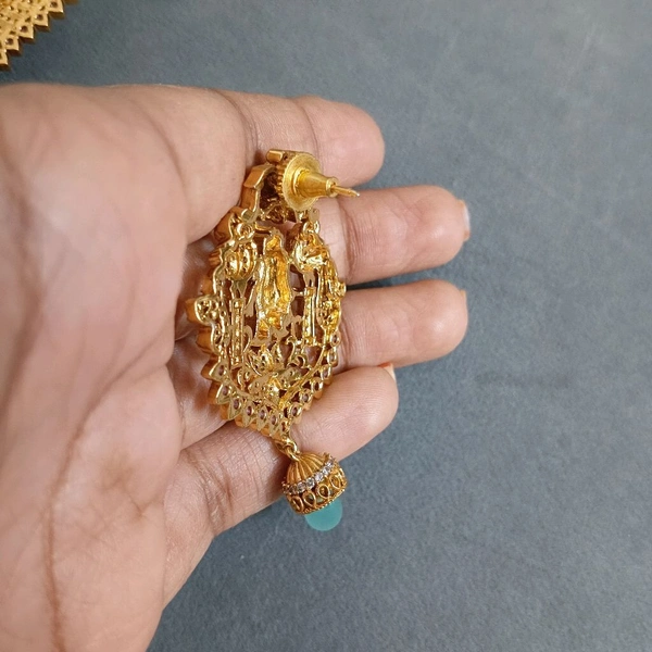 Radha Krishna Pendant With Earrings 