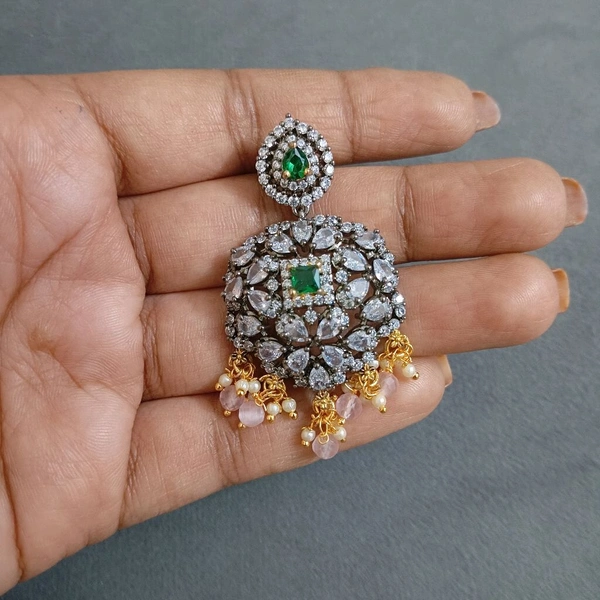 Victorian Pendant With Earrings Black Finishing 