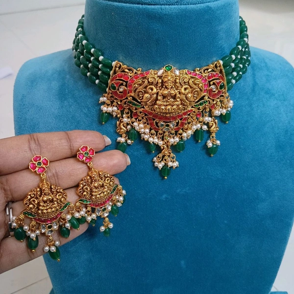 Jadua Kundan Choker With Real Beads
