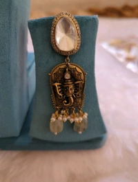 NECK SET WITH EAR RING