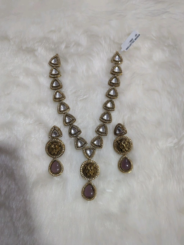 victorian neckpiece