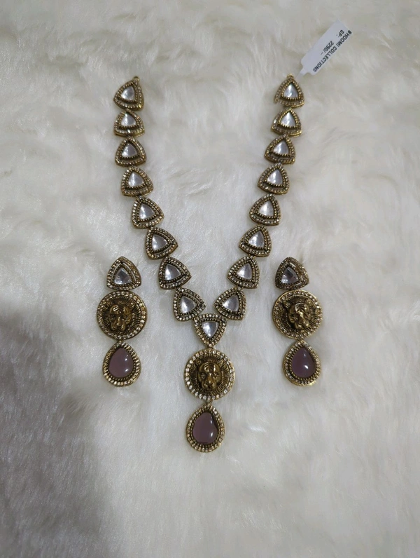 victorian neckpiece
