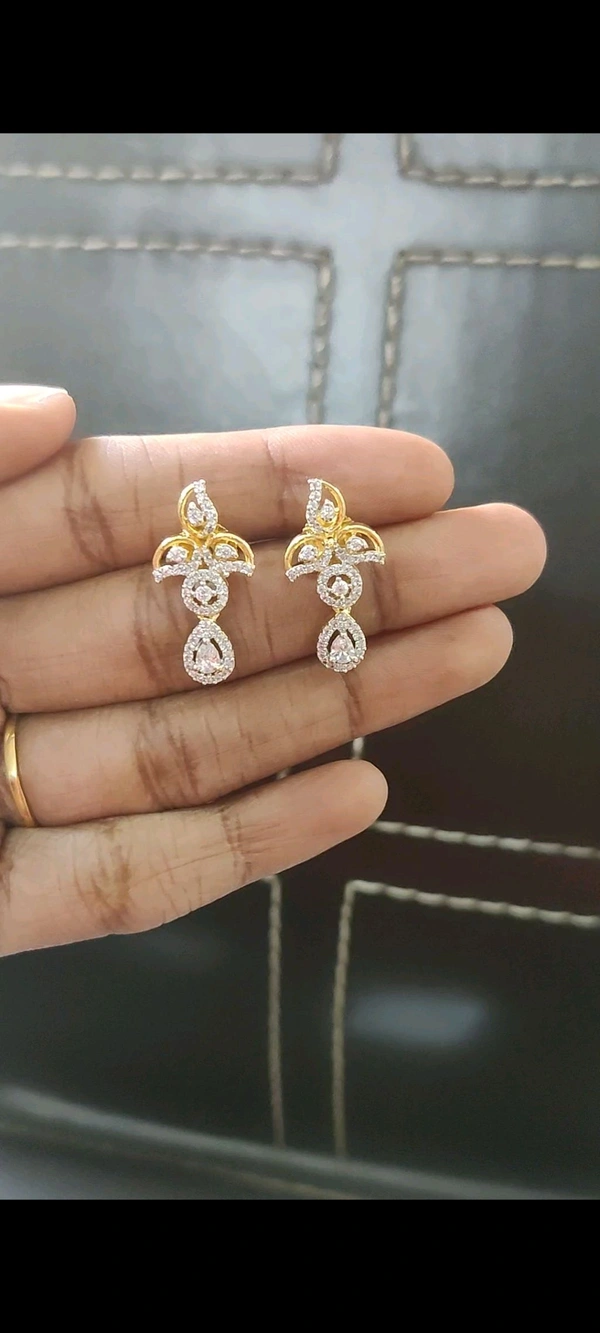 Diamond Replica With White Stones